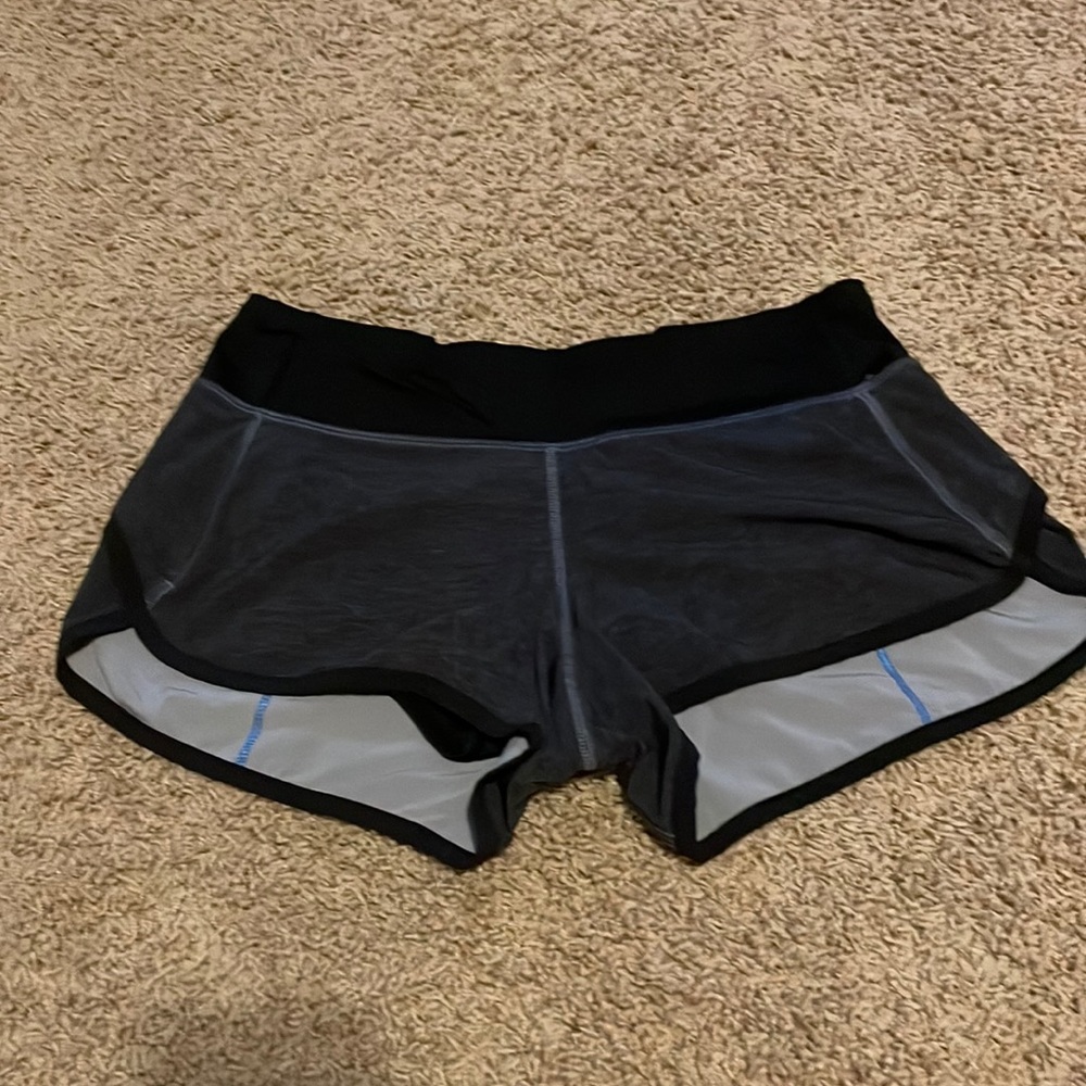 Lululemon speed up low-rise shorts 2.5”